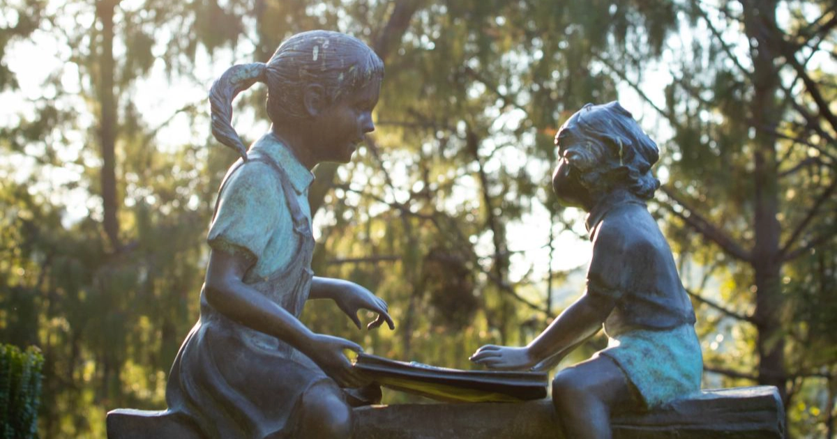Sculpture along the trails of Sierra Lago resort