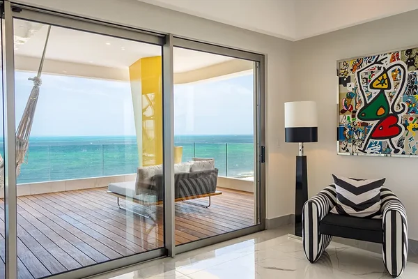 MSCN Suites Ultra Corner Suite 10