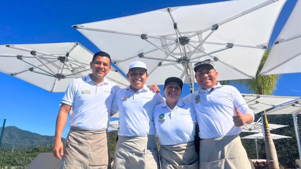A team of four of the staff of garza blanca