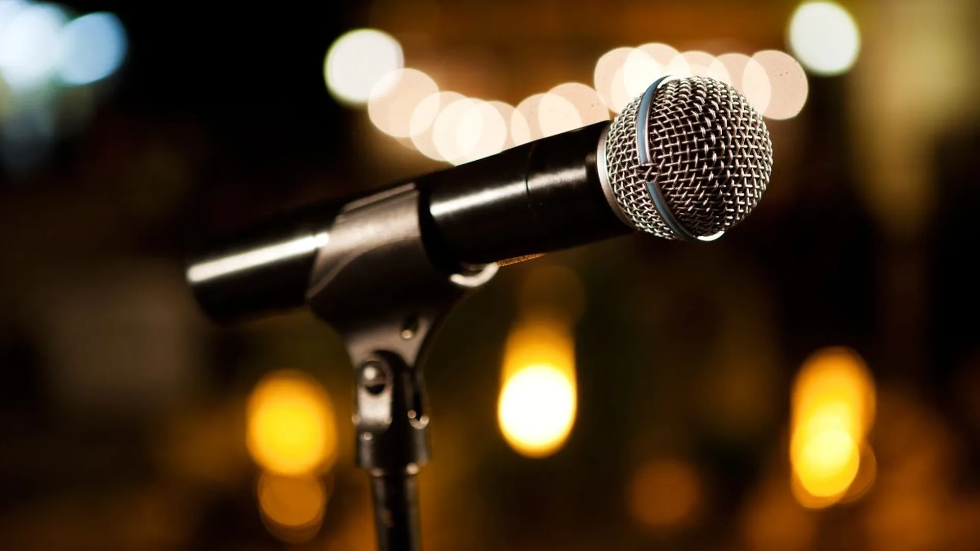 microphone on escenary waiting for the singer
