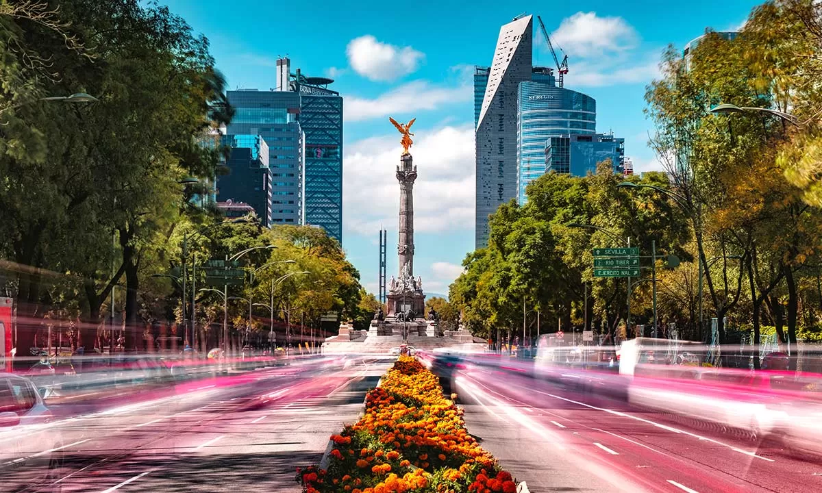mexico-city-reforma-avenue