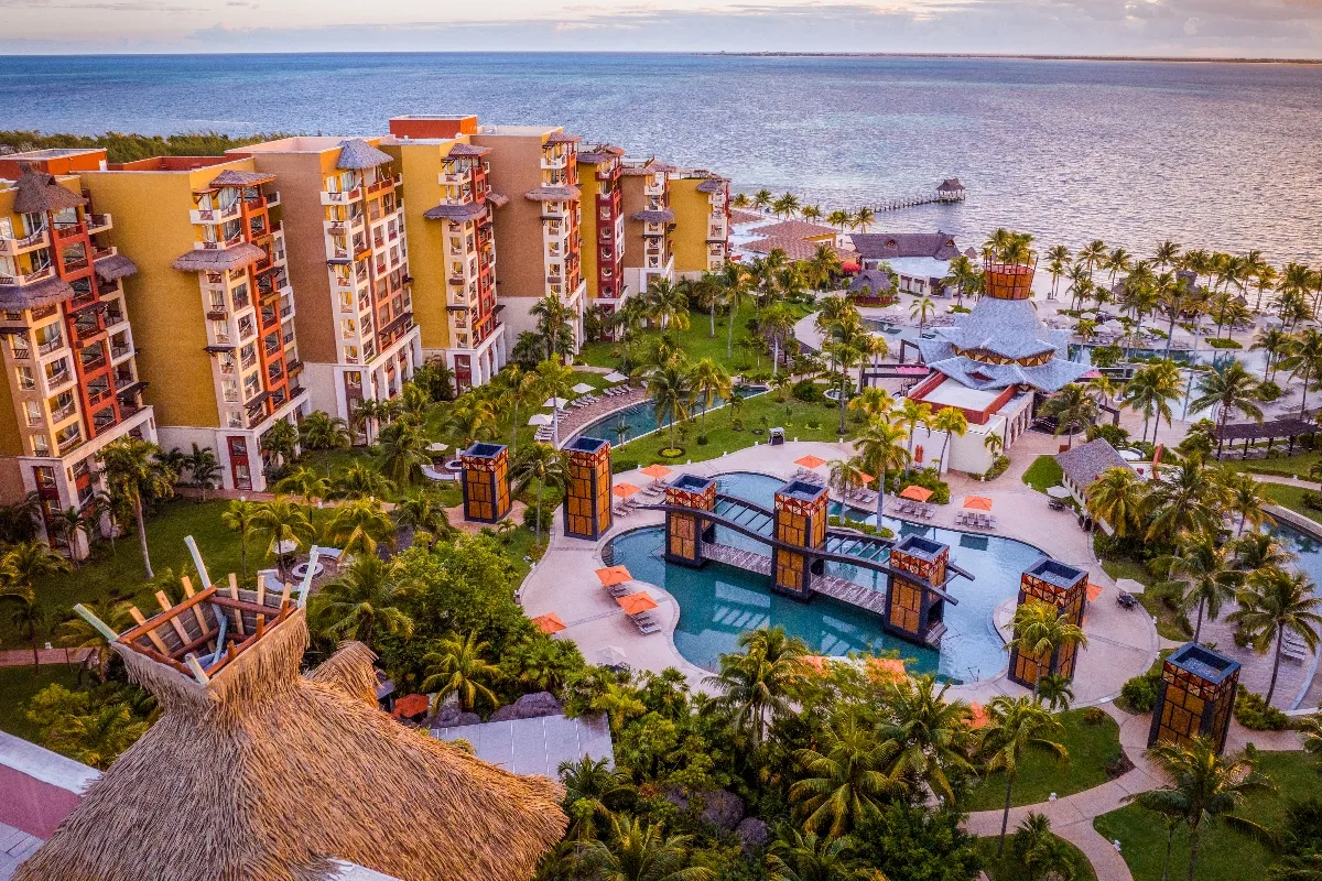 Beachfront Resorts in Cancun with Ocean Views