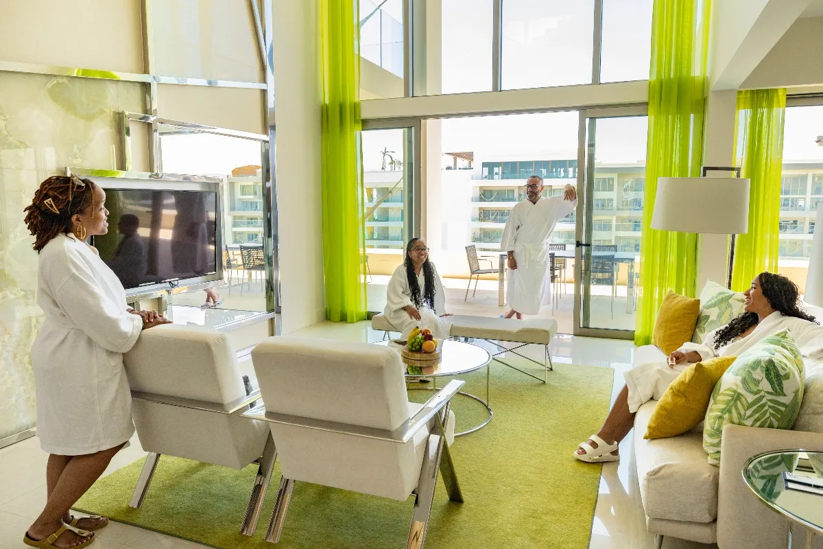 family-enjoying-the-garza-blanca-cancun-residential-retreats-experience