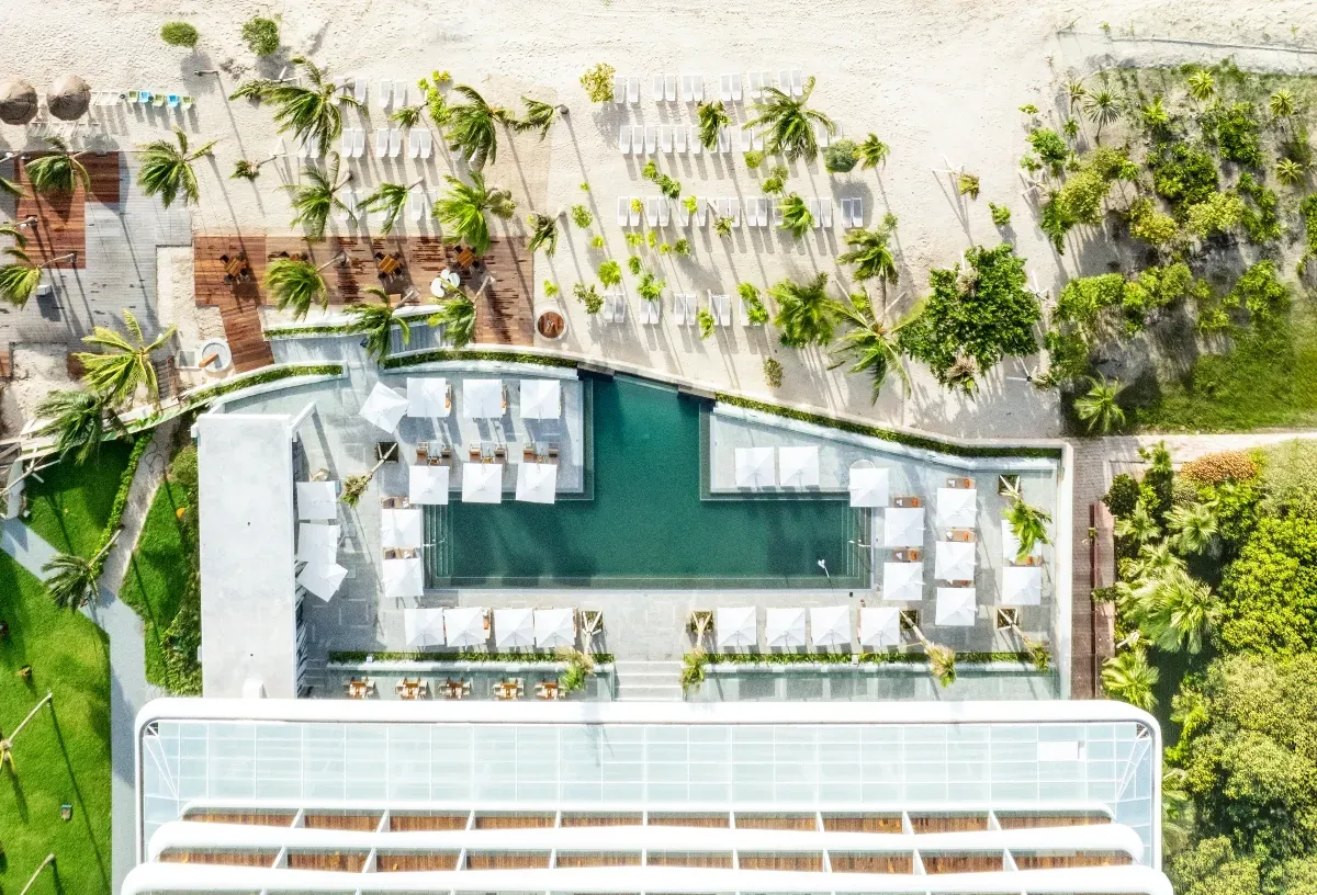 aerial-view-of-hote-mousai-cancun-poo-and-beach