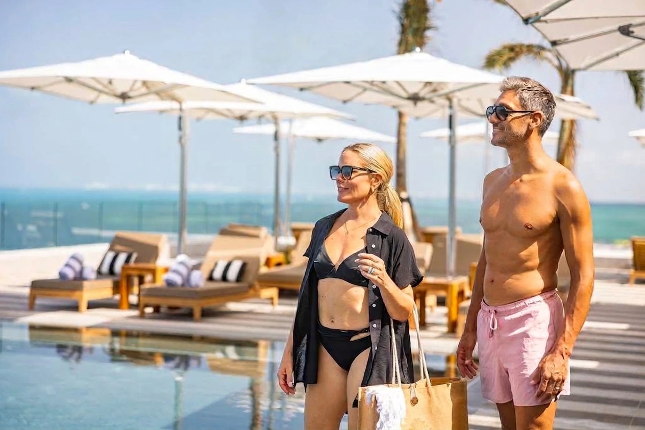 just married couple at Hotel Mousai Cancun