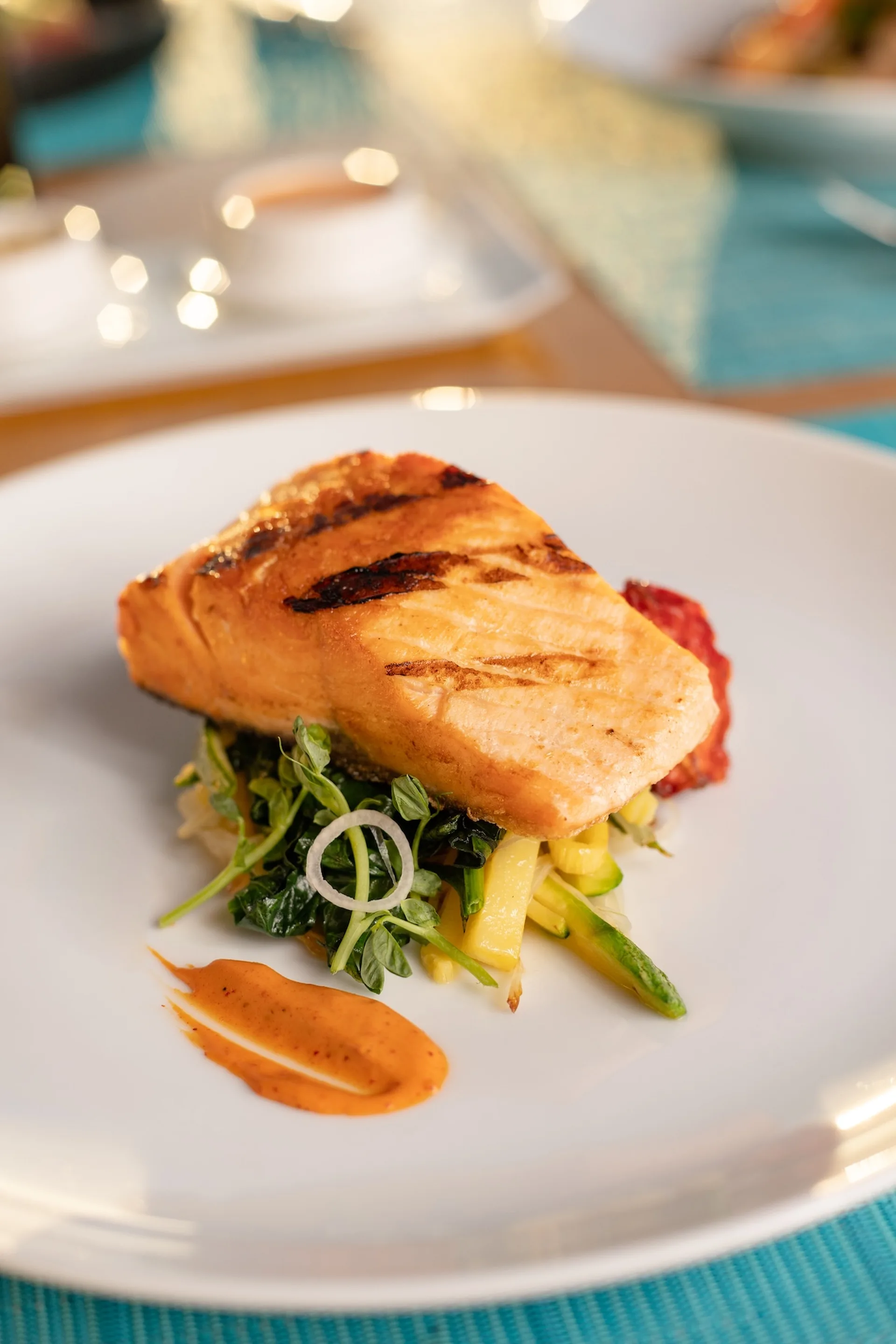 GBPV-dining-blanca-blue-dish-Salmon-a-la-parilla