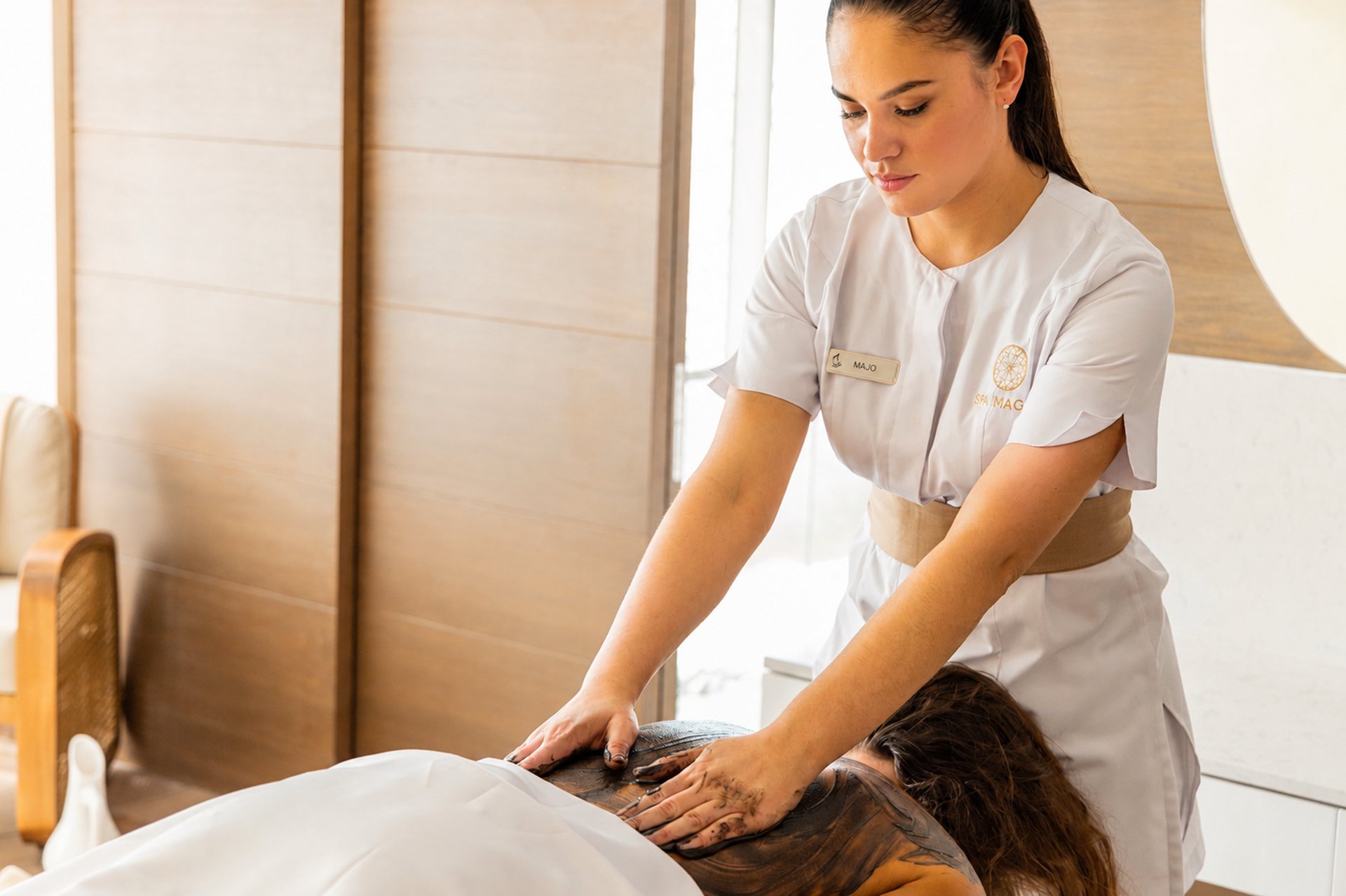 spa-imagine-relaxing-massage