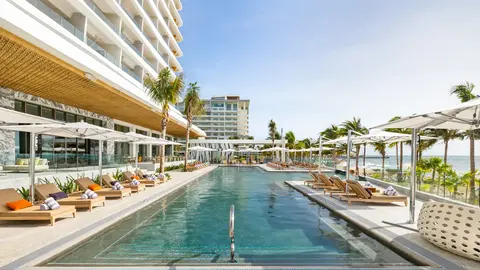 mscn-resort-facilities-pool-xl