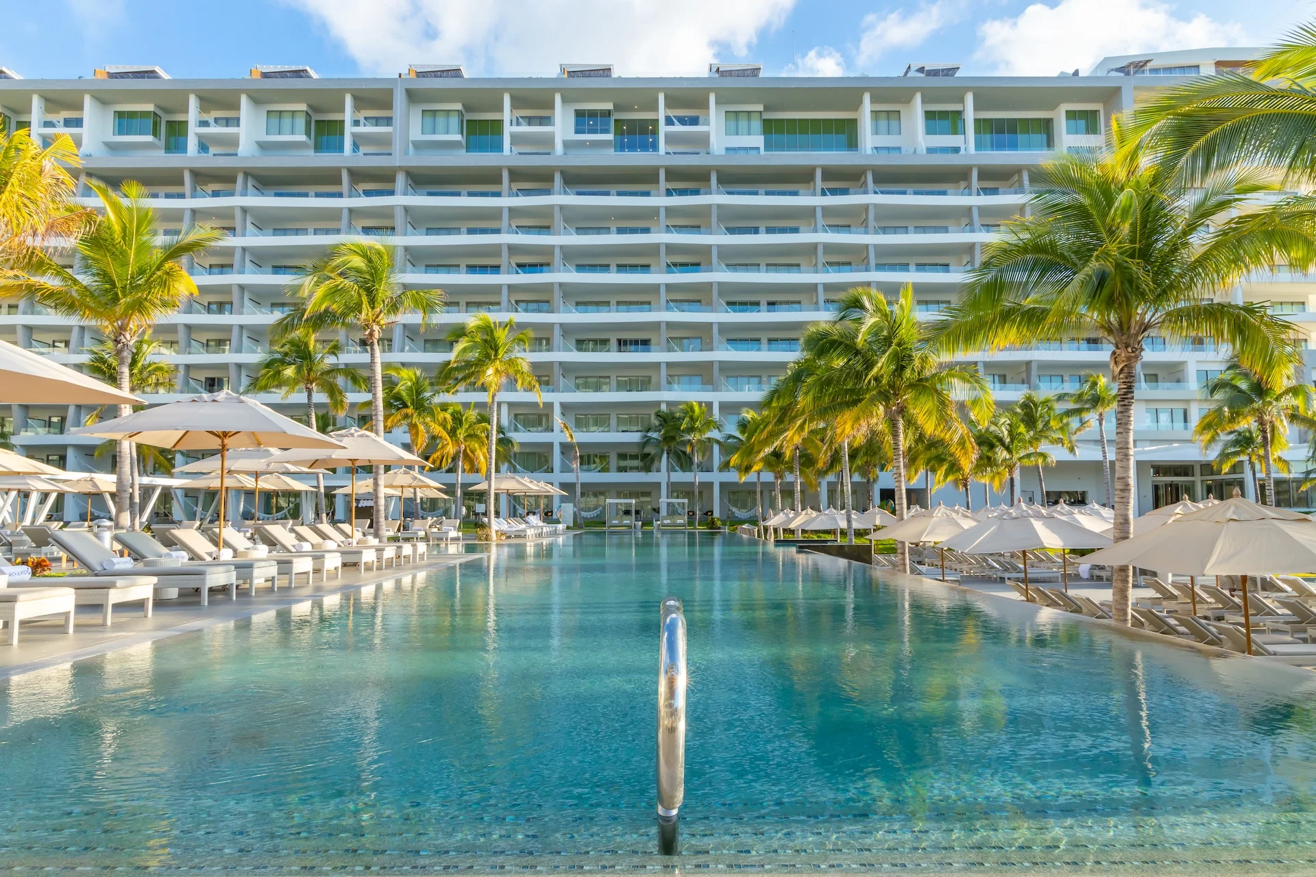 pool garza blanca cancun
