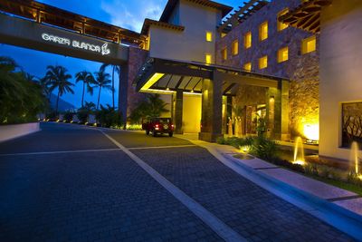 mottor lobby garza blanca vallarta