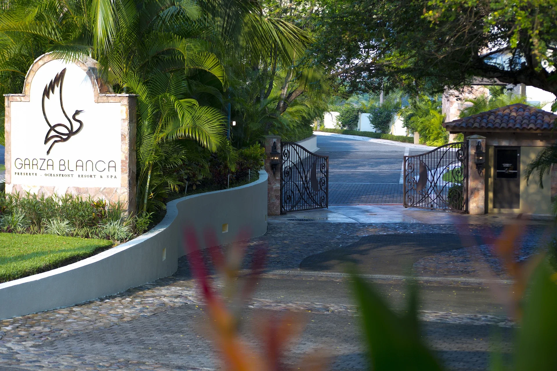 main access garza blanca vallarta