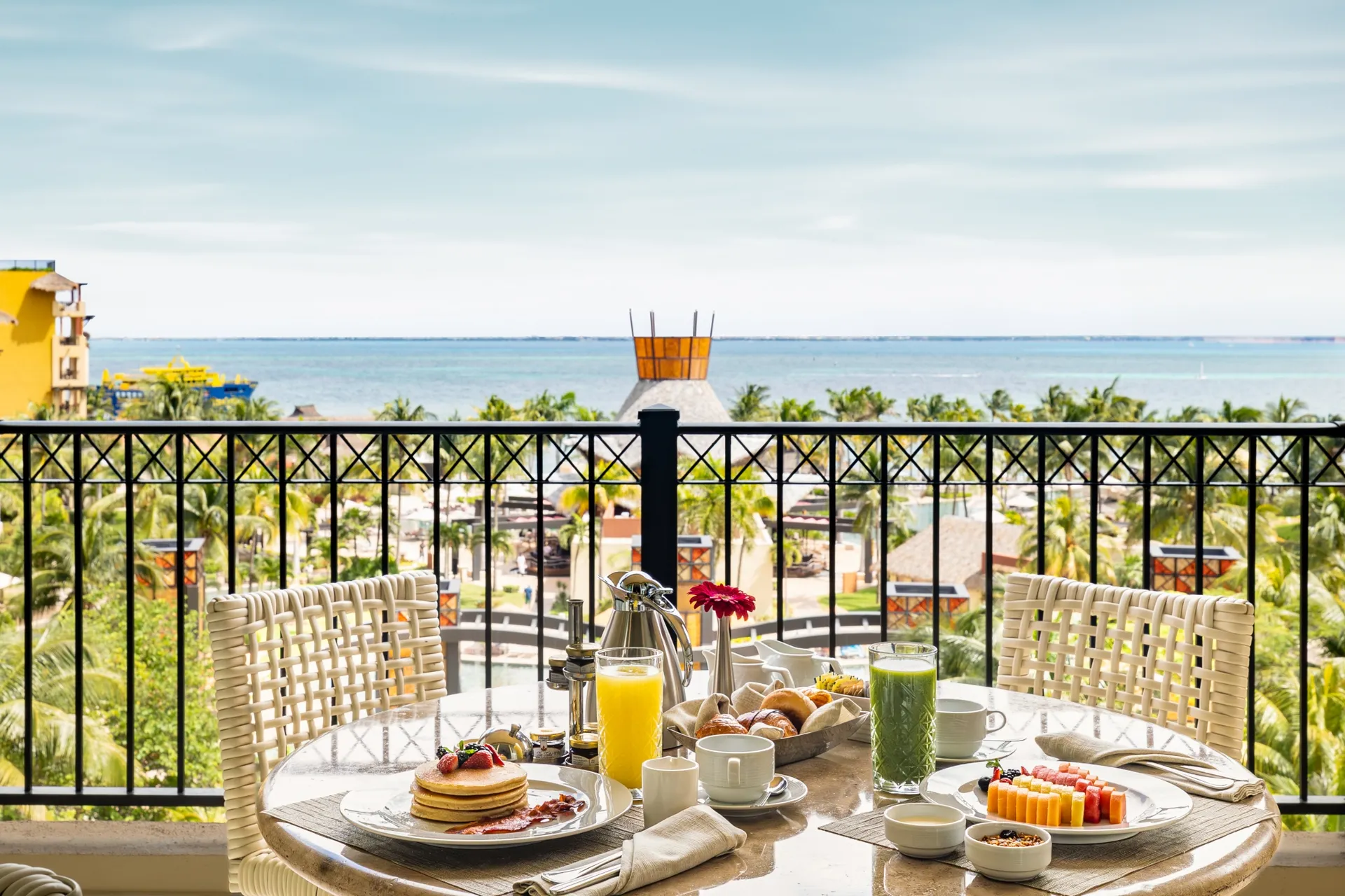 in-suite-breakfast-at-villa-del-palmar-cancun-all-inclusive-plan
