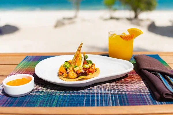 gbcn-dining-food-truck-dish06