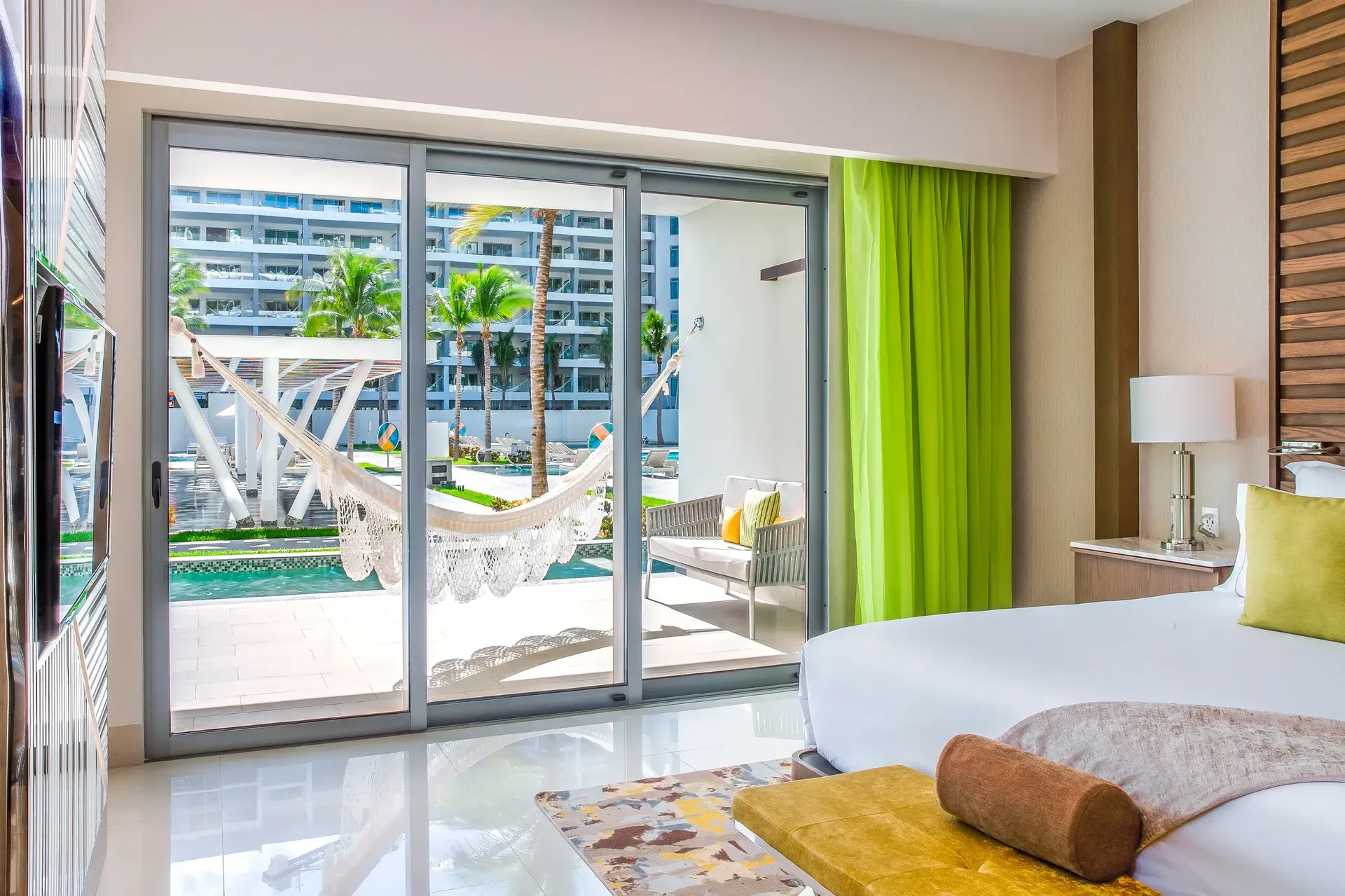 Garza Blanca Cancun Swim up