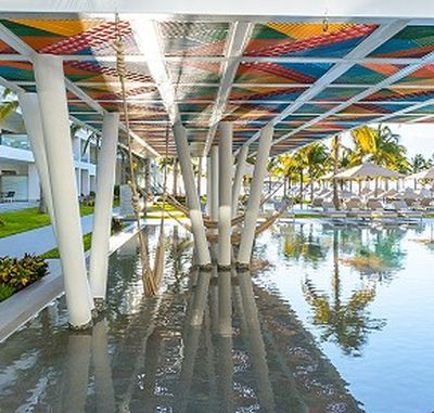 gbcn-facilities-pool-hammock-high_20-w290h276