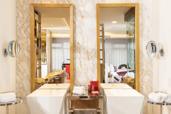 MSPV Mousai Master Suit 8