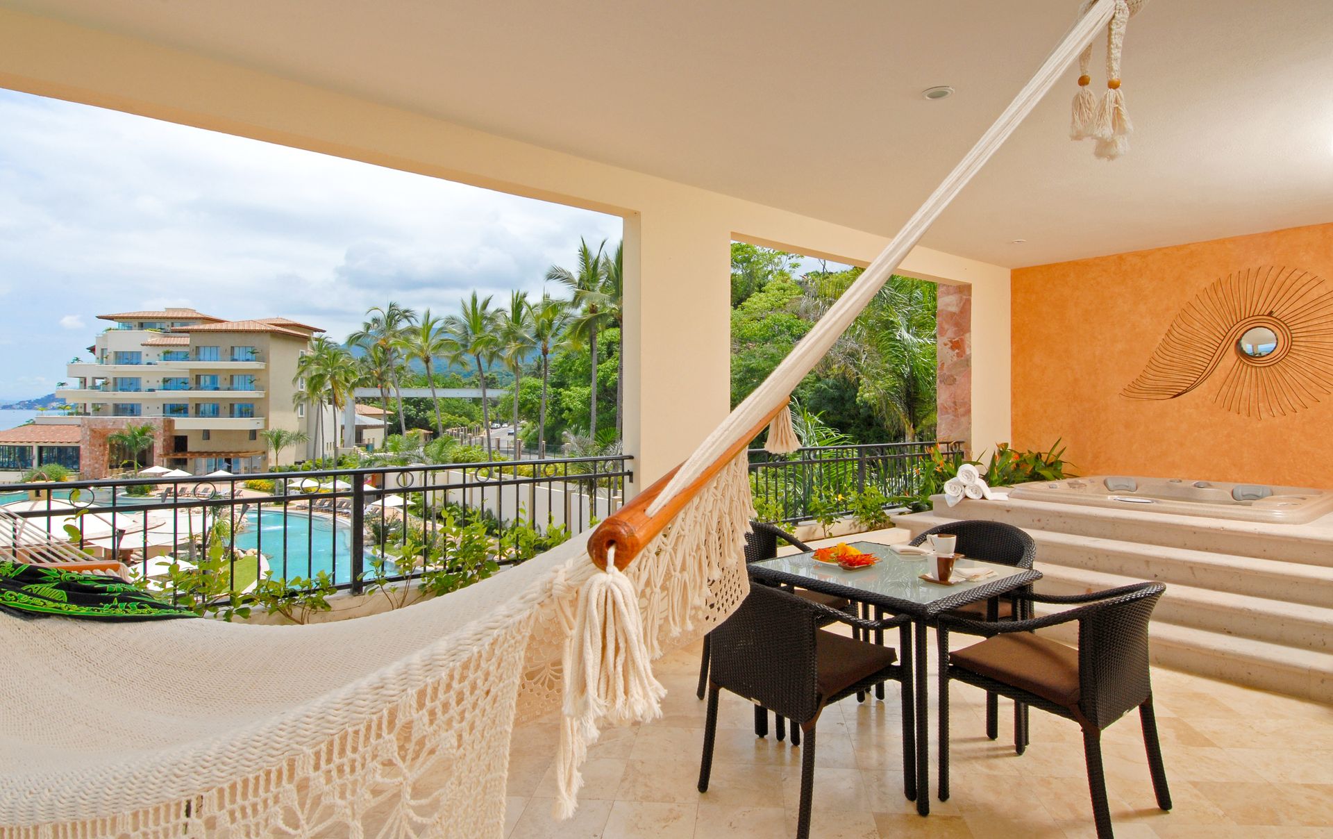 10-8-5_GBPV_Suites_Honeymoon-Oceanfront-Suite-02