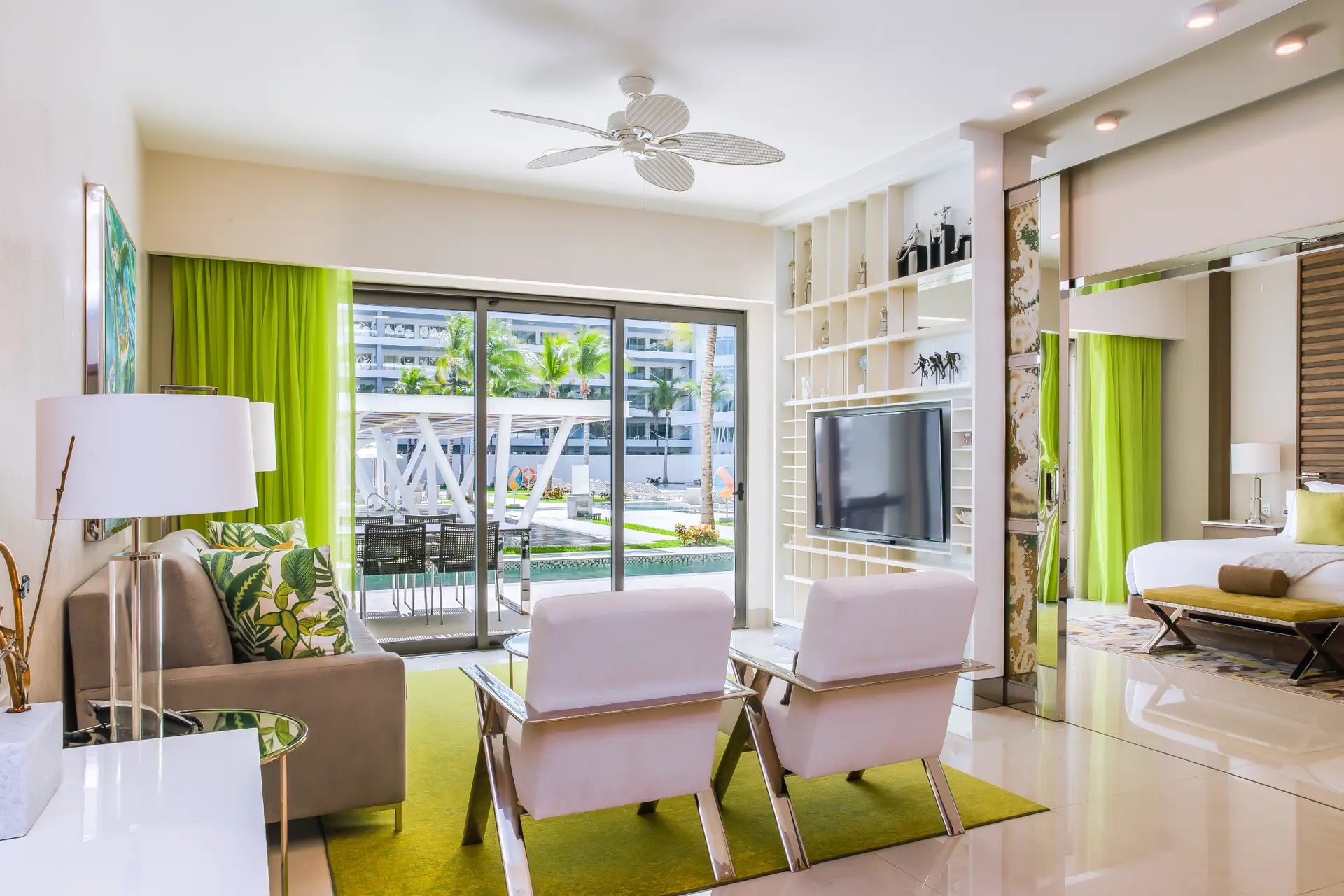 One Bedroom Swim-Up Suite — official resort gallery view 3