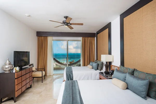 VPCN-suites-three-bedroom-residential-loft-high_07