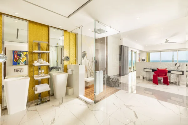 MSCN Suites Ultra Corner Suite 7