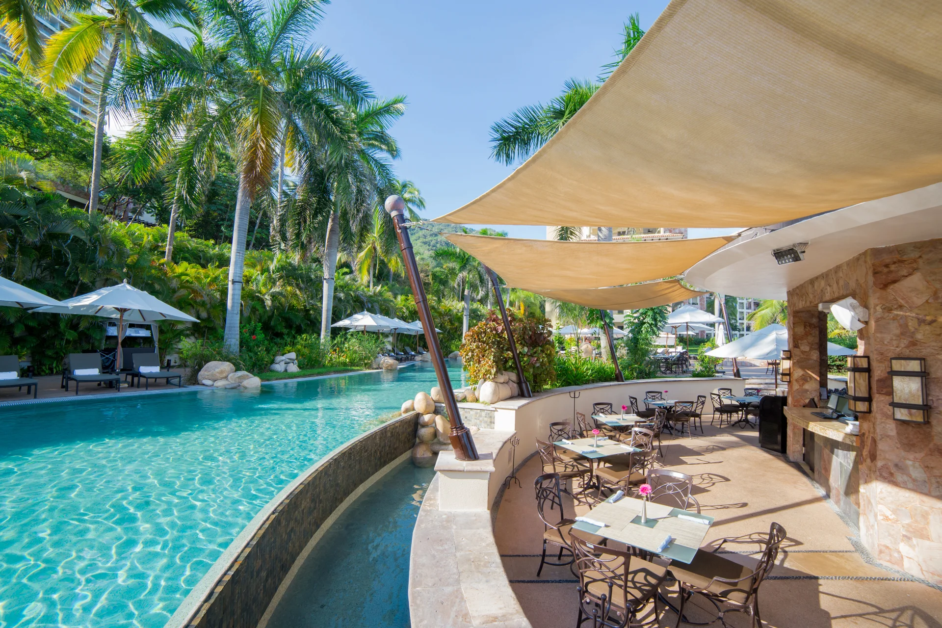 GBPV Dining Aquazul Restaurant