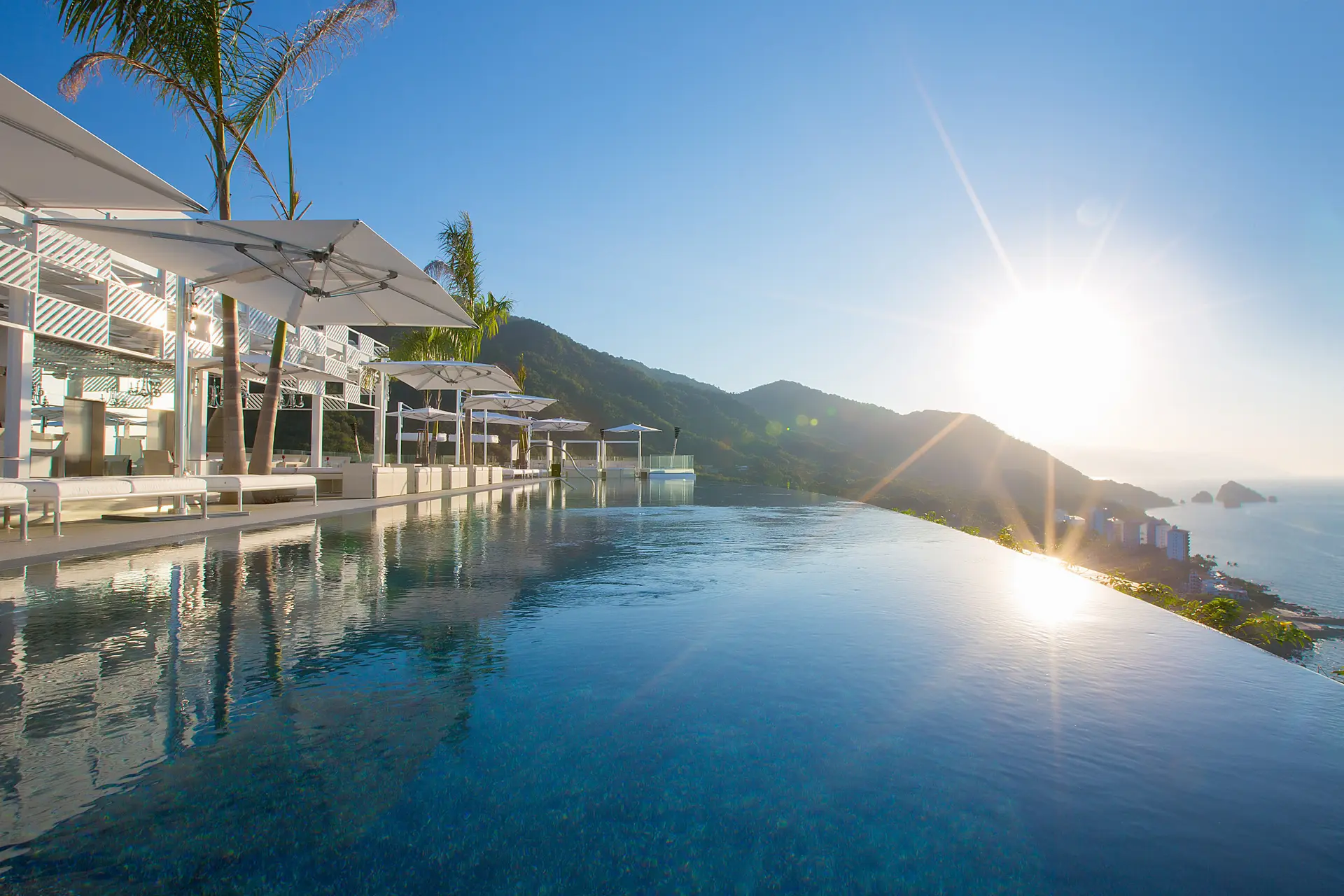 Infinity pool at The Rooftop North, Hotel Mousai Puerto Vallarta