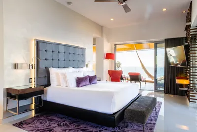 Mousai PV Corner Suite North