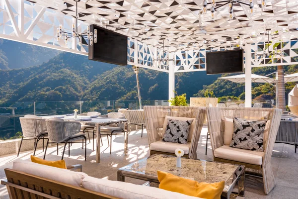 MSPV Dining Rooftop South 5