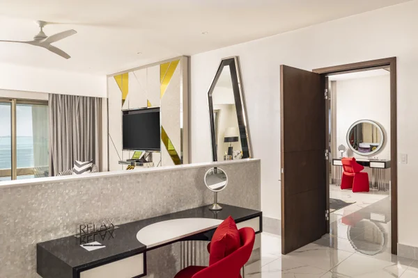 MSCN Suites Ultra Corner Suite 8