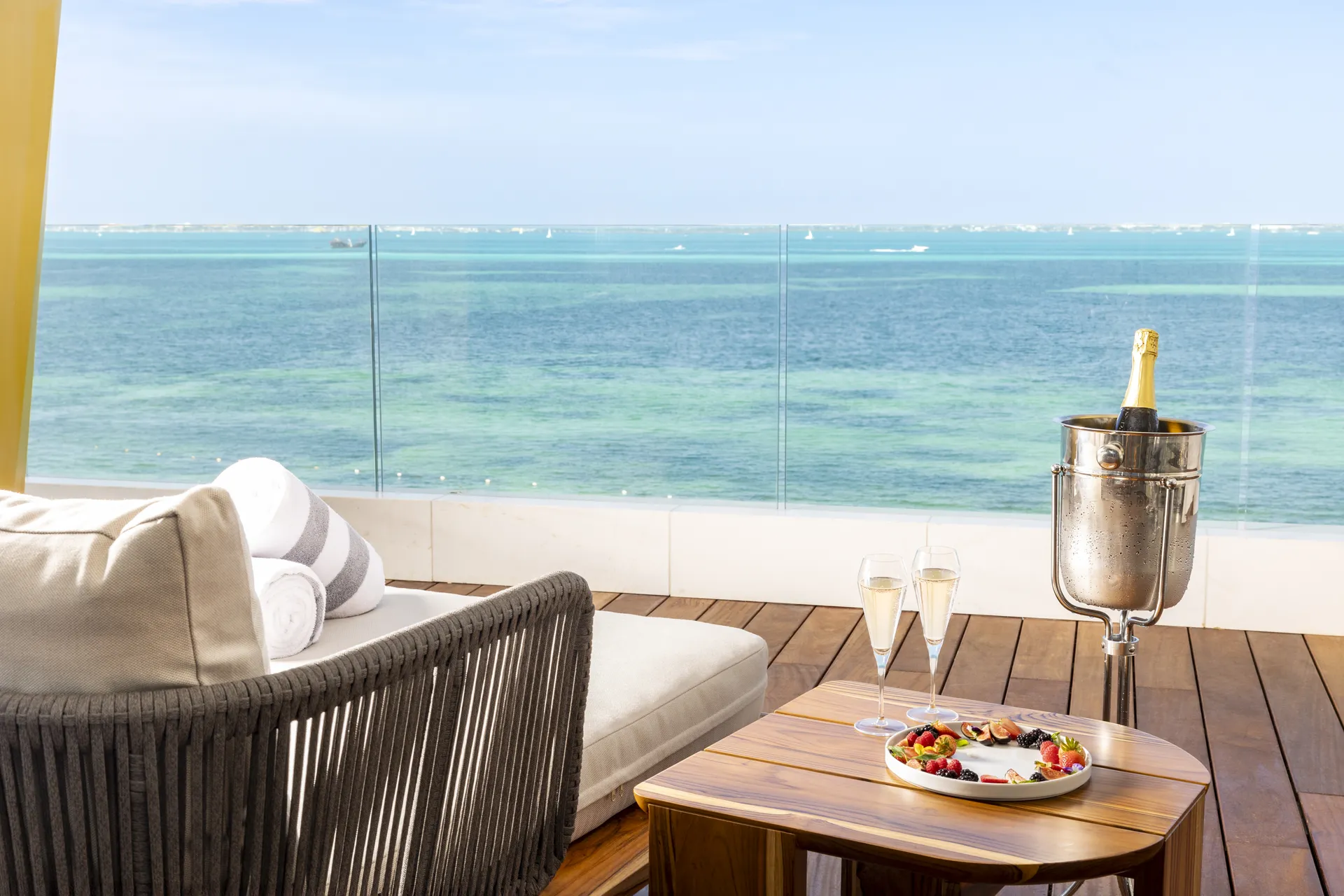 MSCN Suites Ultra Corner Suite 4