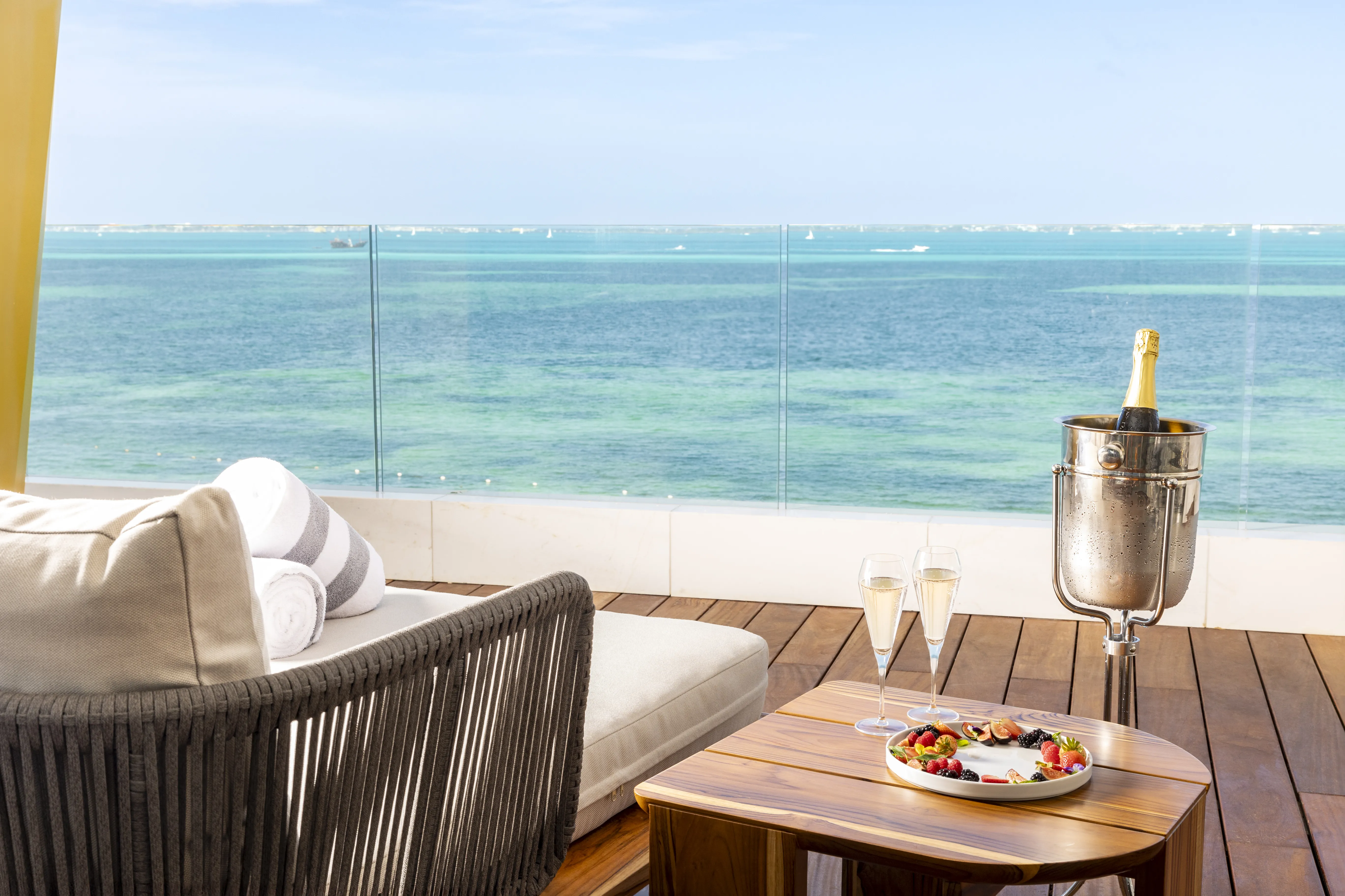 MSCN Suites Ultra Corner Suite 4