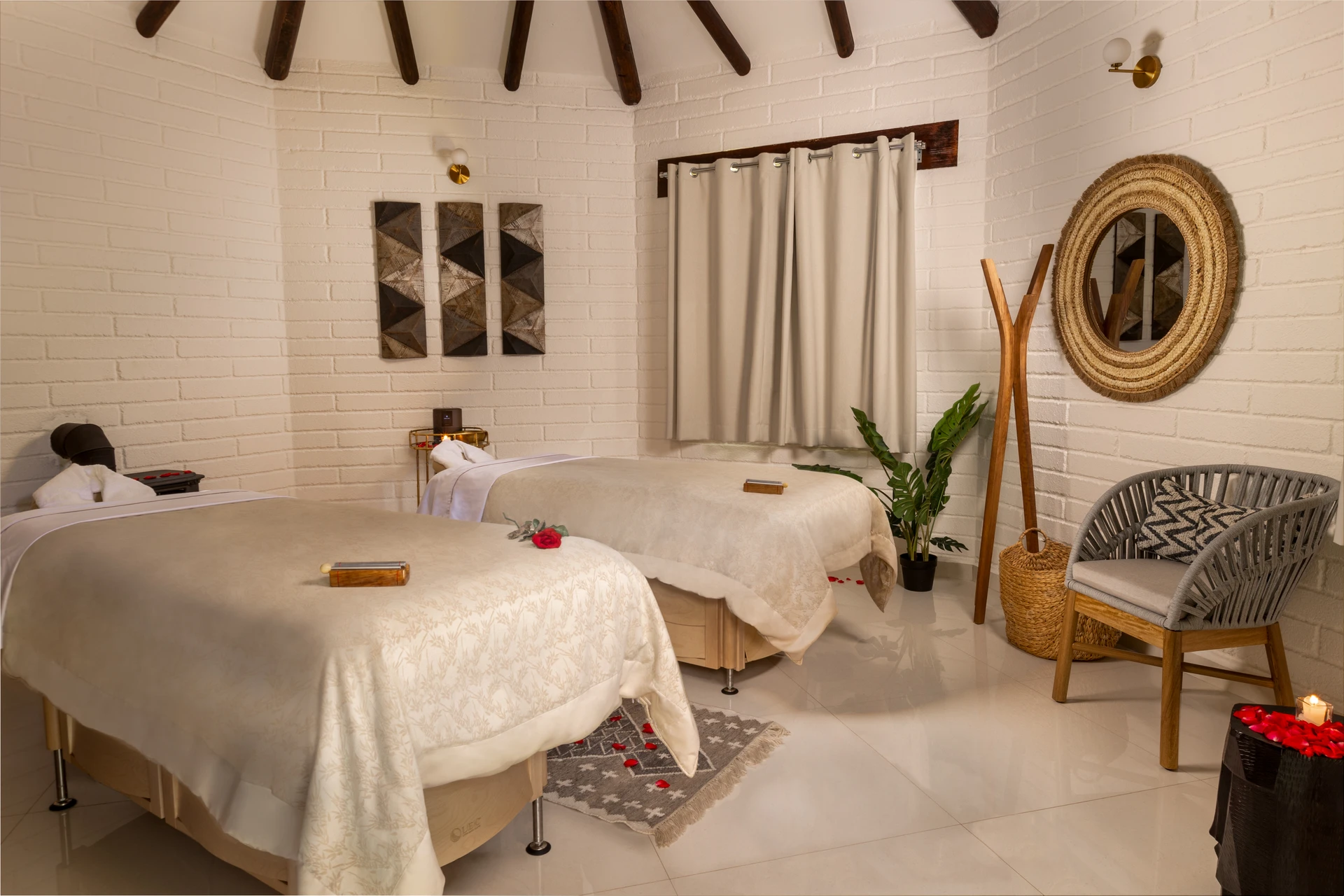 Couples spa room at Sierra Lago with two massage tables
