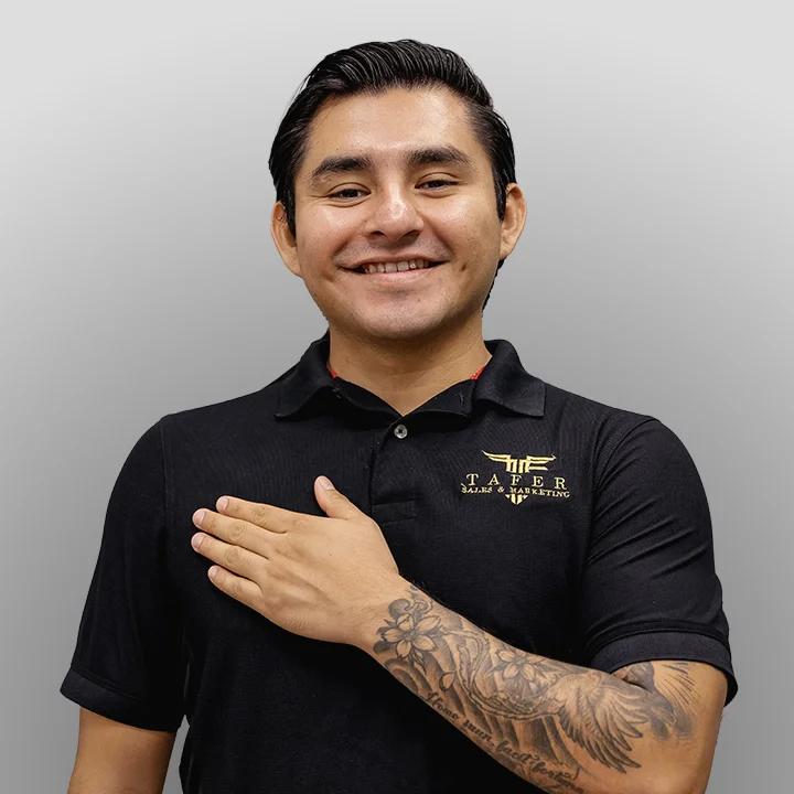 travel-expert-javier