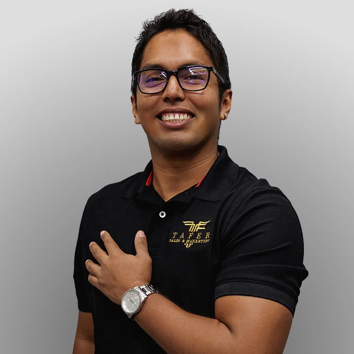 travel-expert-omar