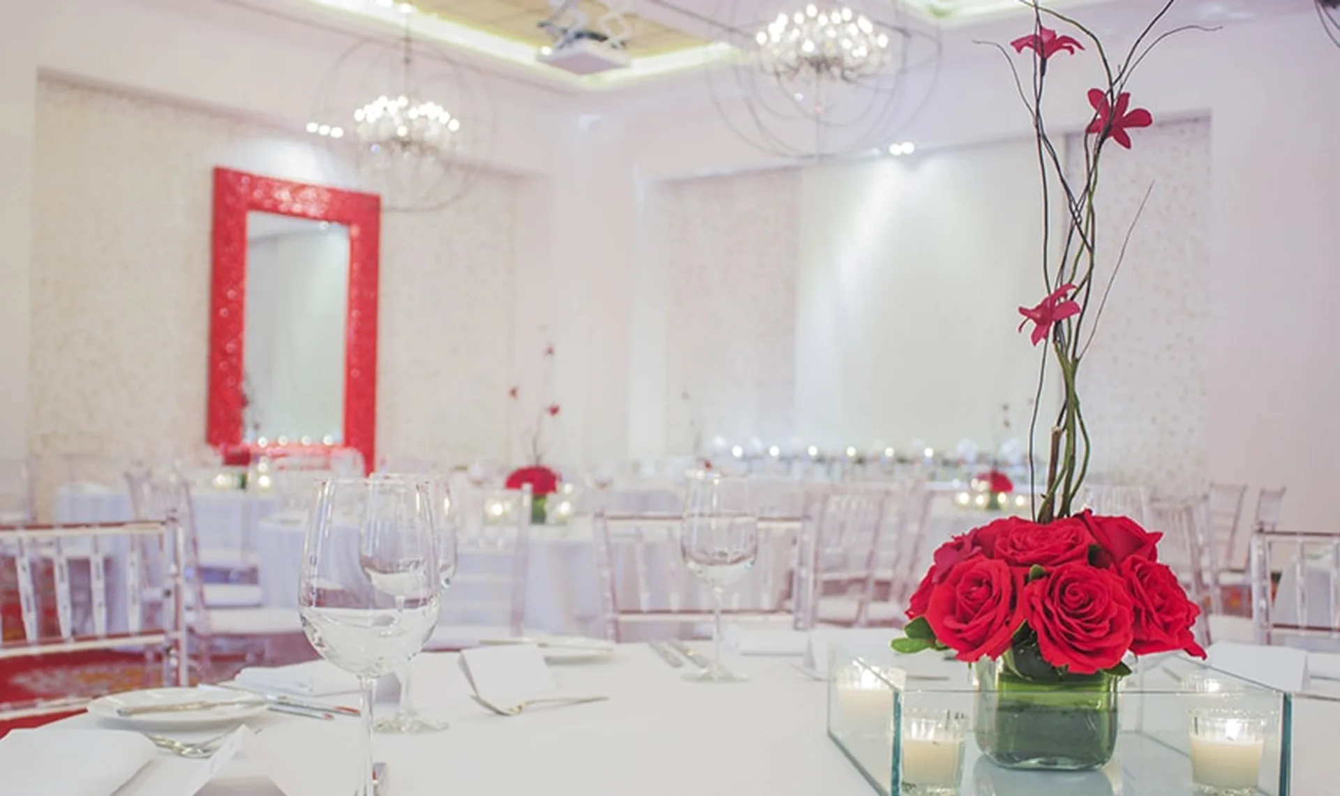 Hotel Mousai Puerto Vallarta - Red Room