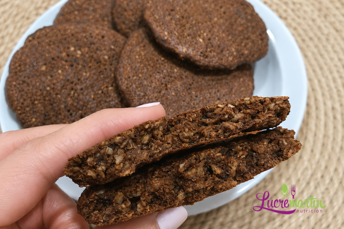 Pancakes de banana, avena y cacao