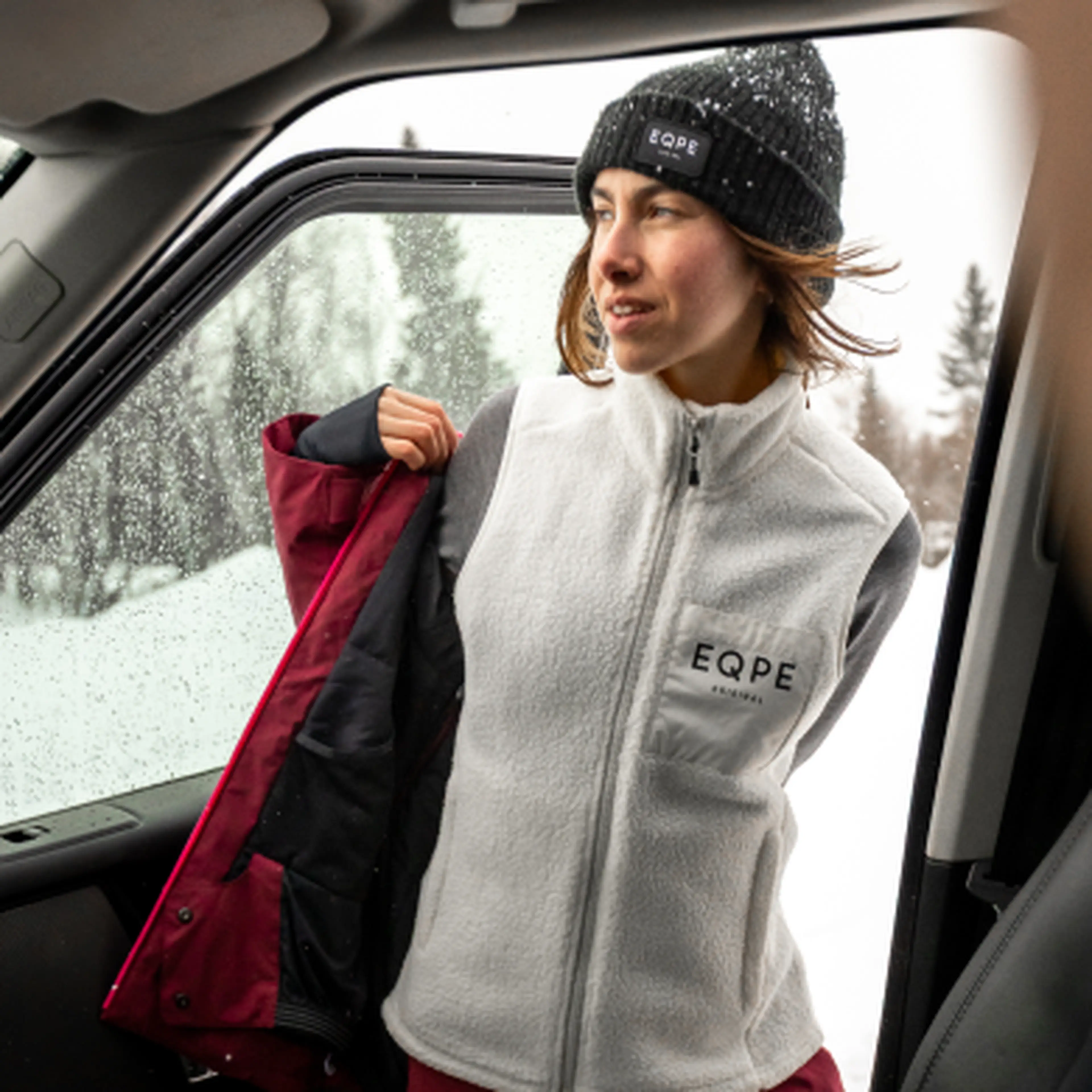 Picture of women geting dressed for skiing