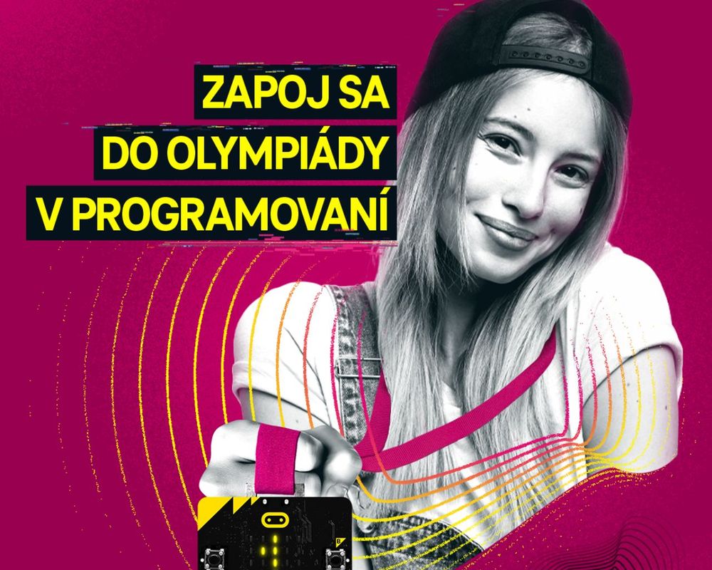 Usmievavá žena držiaca zariadenie micro:bit so slovenským textom propagujúcim programovaciu olympiádu. Ružové a žlté grafické prvky.