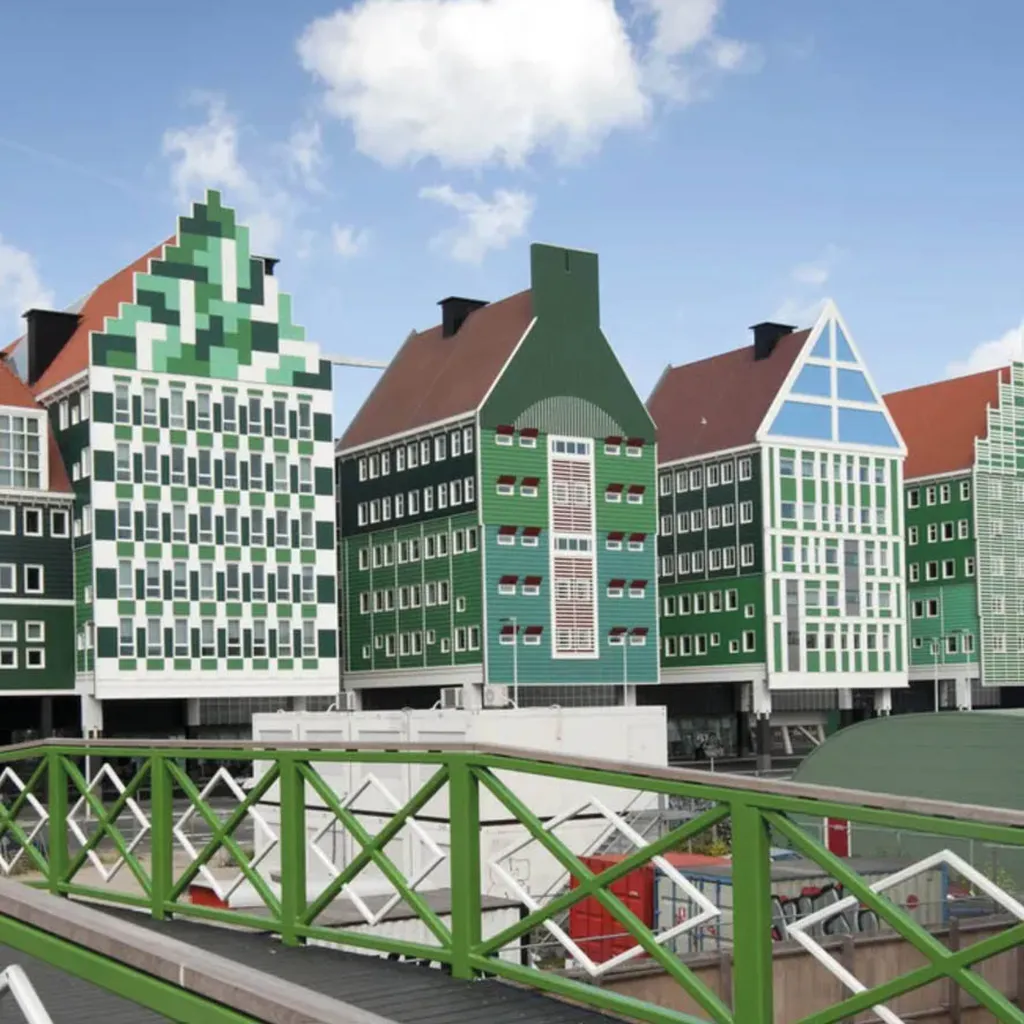 Powder-coated siding screws