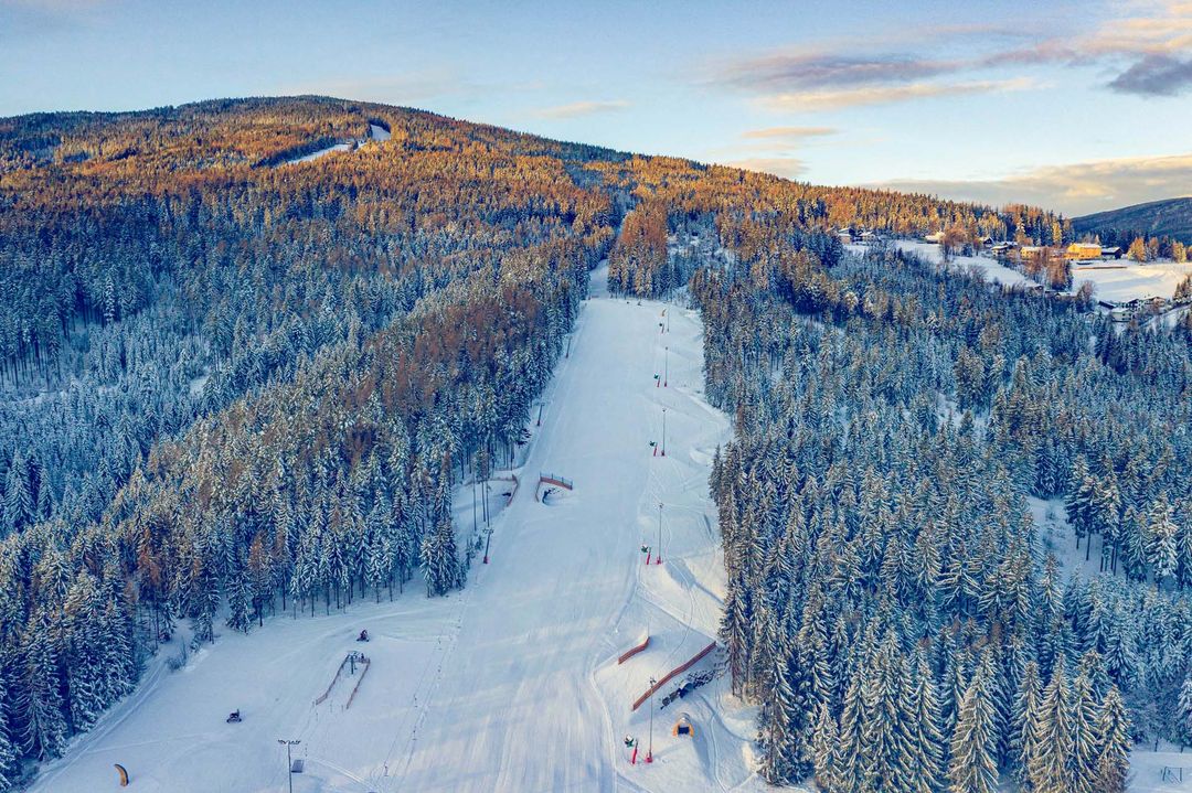 Luftaufnahme Piste in St. Corona am Wechsel