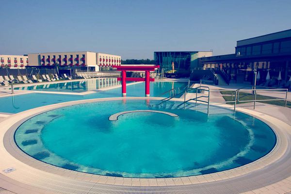 Therme, Wasserbecken, heiße Quelle