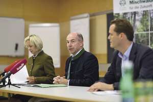 Von links: Elfriede Moser, Max Hiegelsberger, Friedrich Rumplmayr