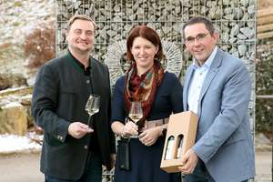 Leo Gmeiner (l.) mit Michaela Langer-Weninger und Klaus Stumvoll