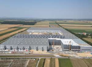 2443 W B2 Zurndorf Lager(c)matjaz Krivic