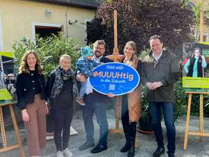 240418 01w Hofuebernahme Gruppe