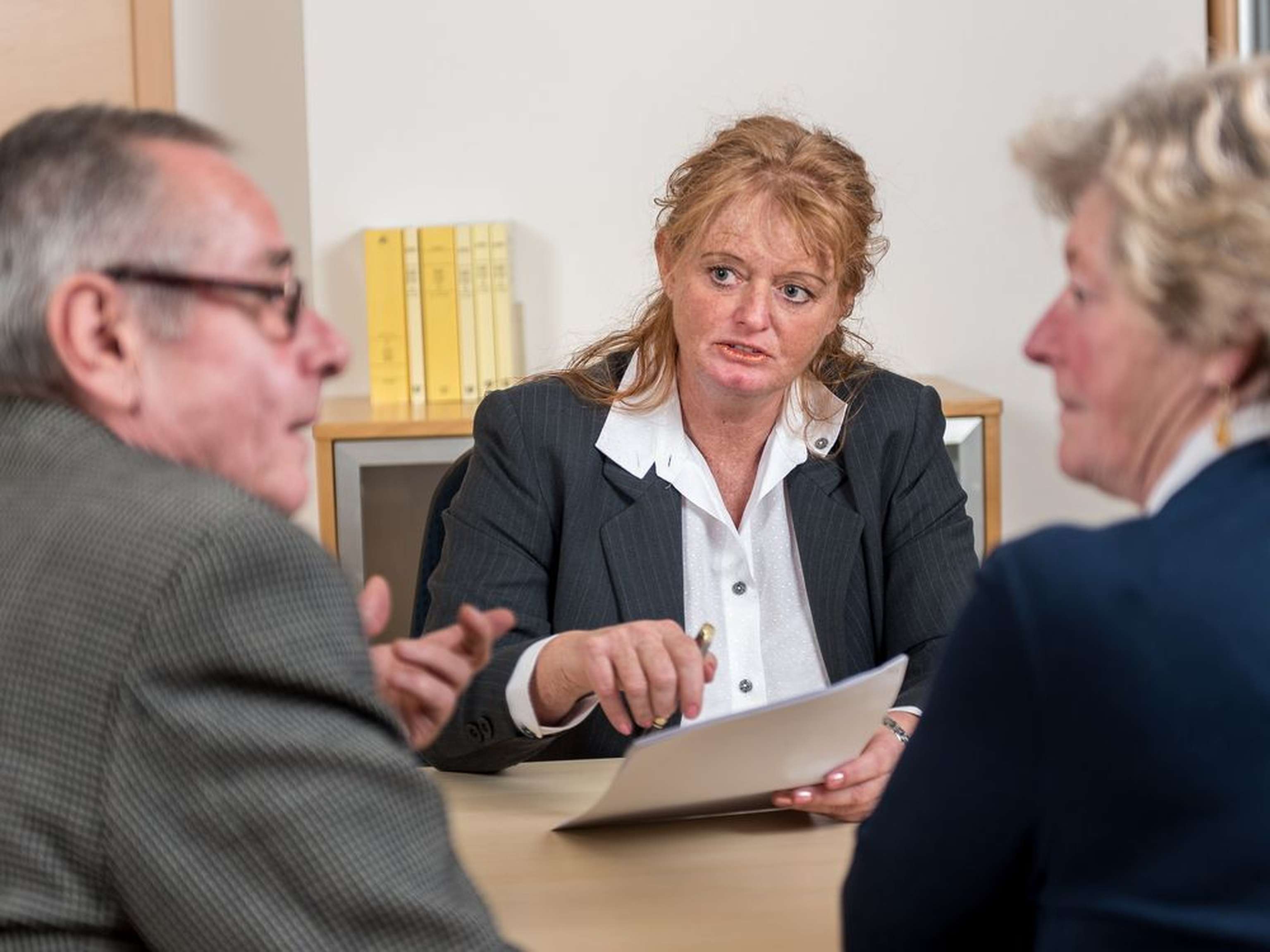 2321 W Notar Und Ehepaar