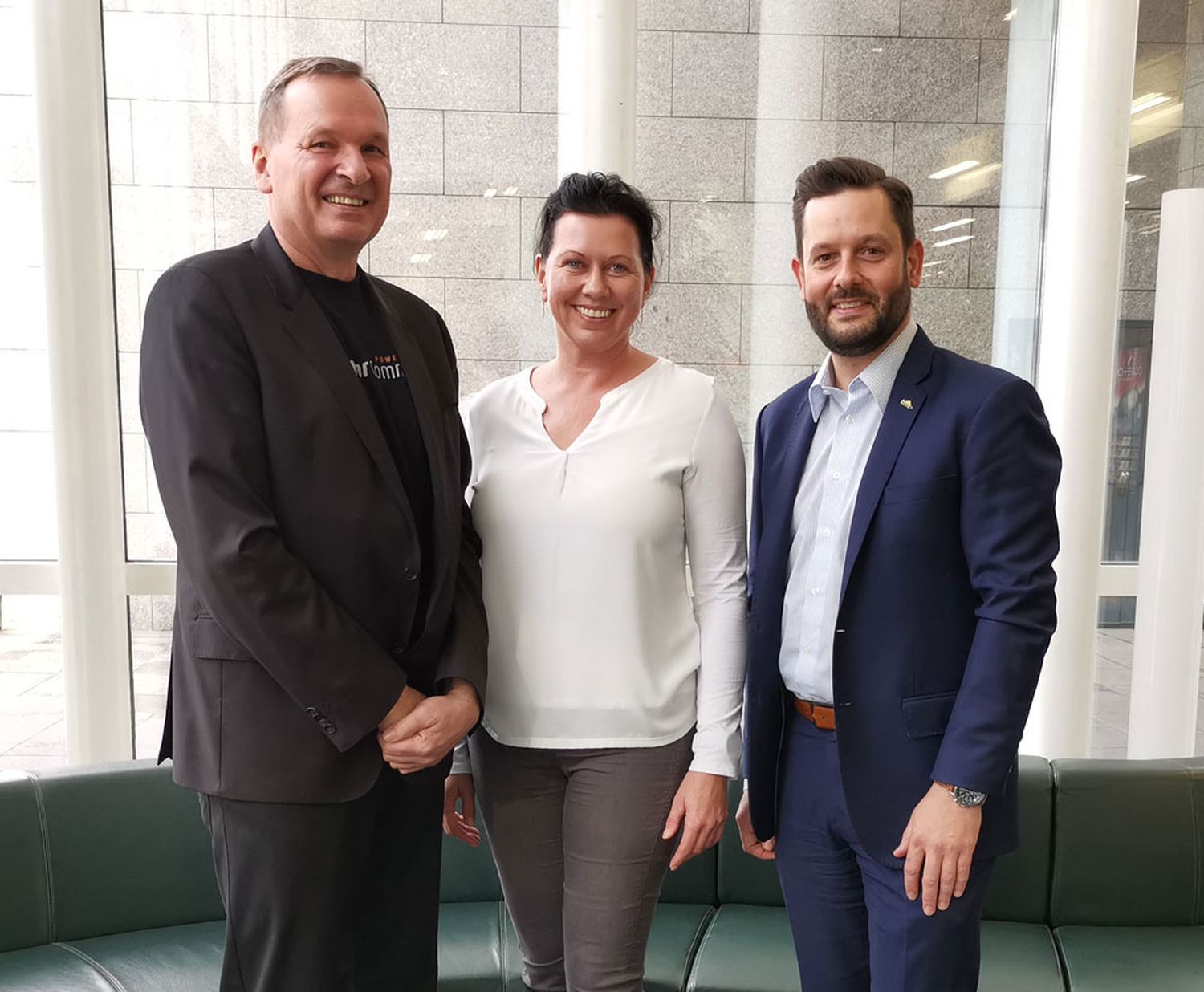 AgrarCommander-Geschäftsführer Erich Tanzer, Barbara Reutterer von AgrarCommander und RWA-Vorstandsmitglied Christoph Metzker freuen sich über die zukünftige Zusammenarbeit. Foto: RWA