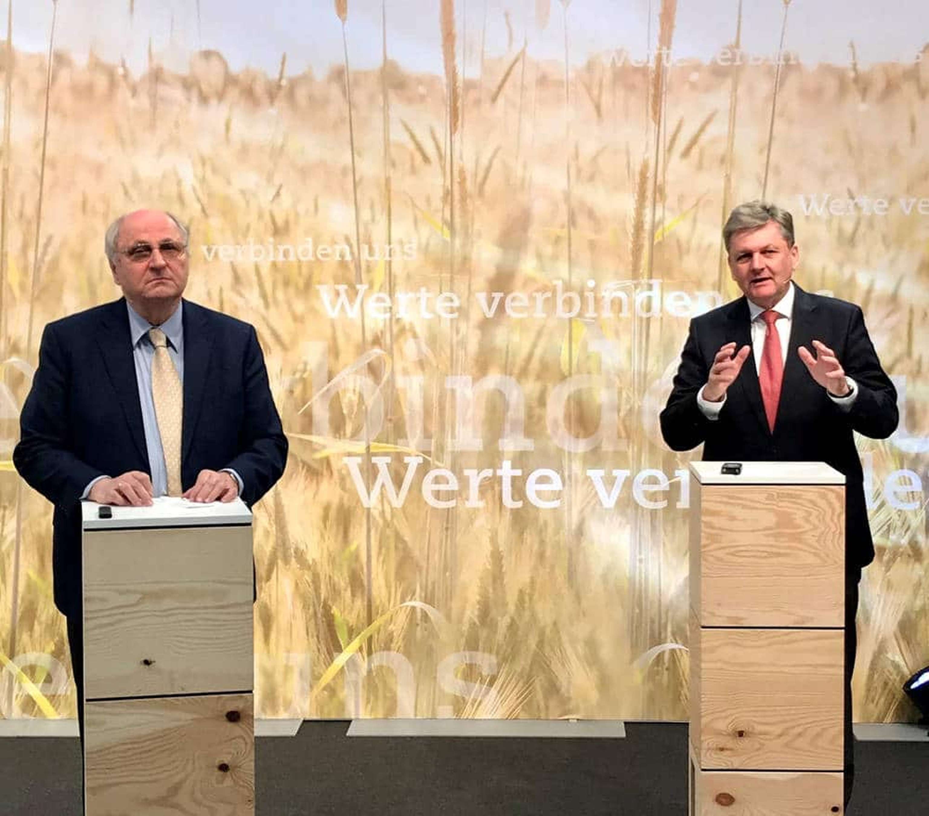 Wifo-Chef Christoph Badelt (li.) und RWA-Generaldirektor Reinhard Wolf (re.) sprachen vor rund 550 Lagerhaus-Funktionären am virtuellen Impulstag.