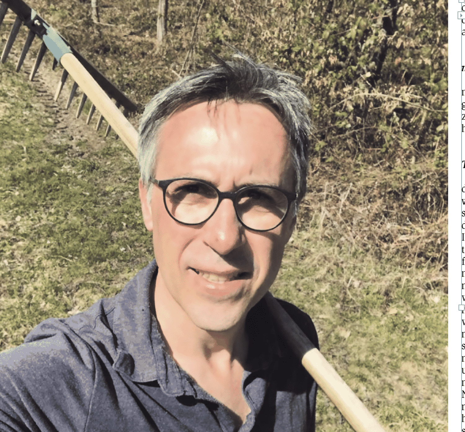 Ein Selfie von Georg Strasser, hier gerade unterwegs auf einer seiner Wiesen im Waldviertel FOTO: ZVG