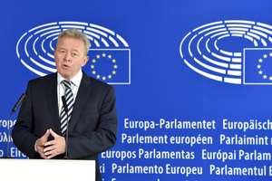 EP 092269D WOJCIECHOWSKI Hearing Press Point